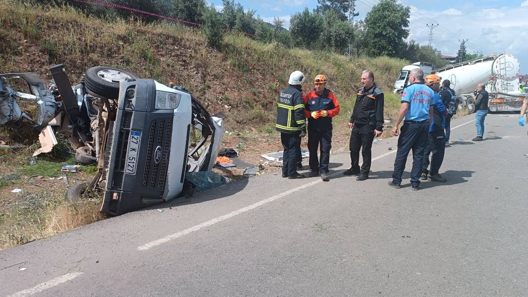 Gaziantep’ten yürek yakan fotoğraf! Yan yana toprağa verildiler 60